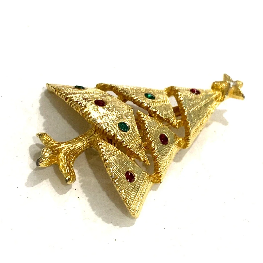 Vintage Christmas Tree brooch textured dimensional gold & colored rhinestones